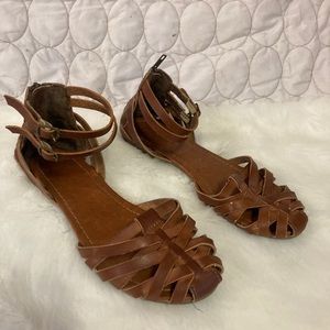 Mia sandals